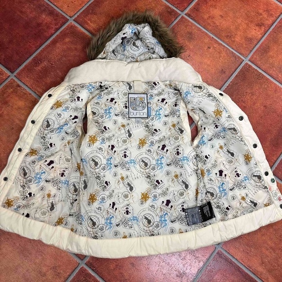 Burton Ivory Sleeveless Hooded Button Up Puffer Vest Size Medium - Picture 13 of 16